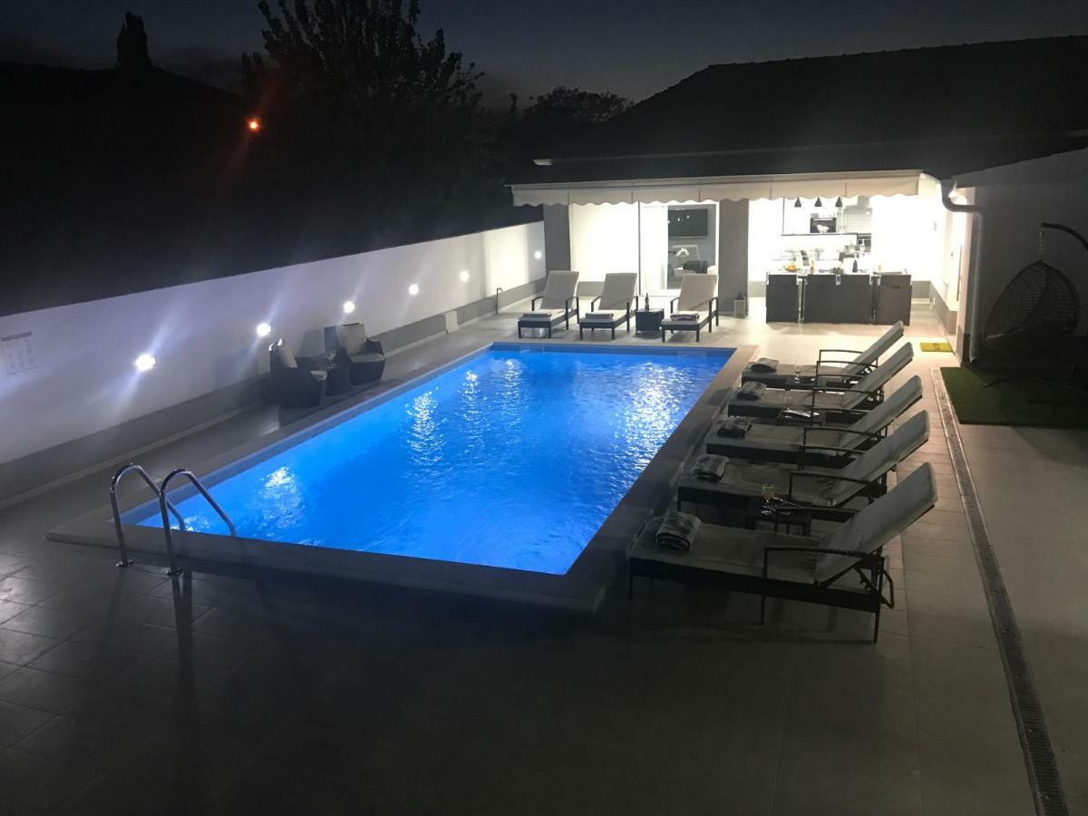 Villa Mare - With Heated Pool Zadar Zewnętrze zdjęcie